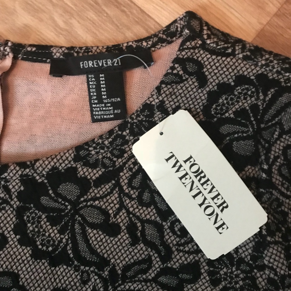 NWT Forever 21 Black Lace Patterned Dress - Medium - Picture 2 of 7